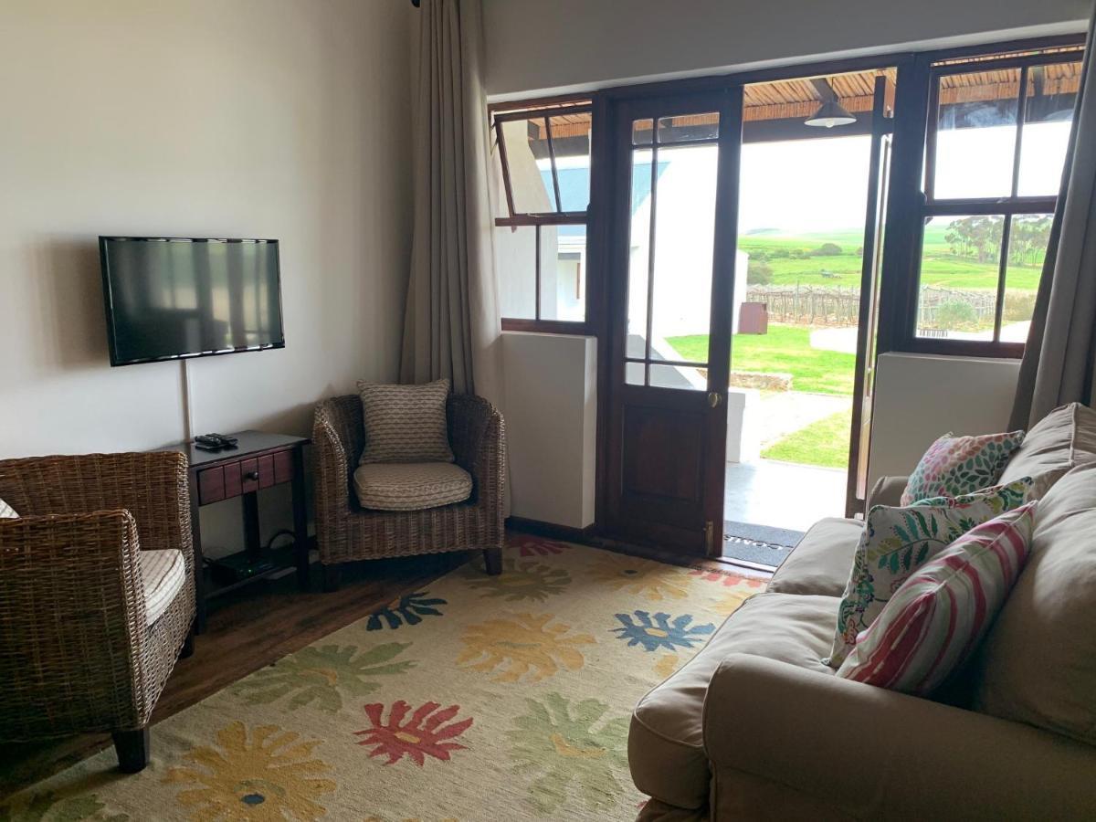 Endless Vineyards At Wildekrans Wine Estate Guest House Ботривиър Екстериор снимка